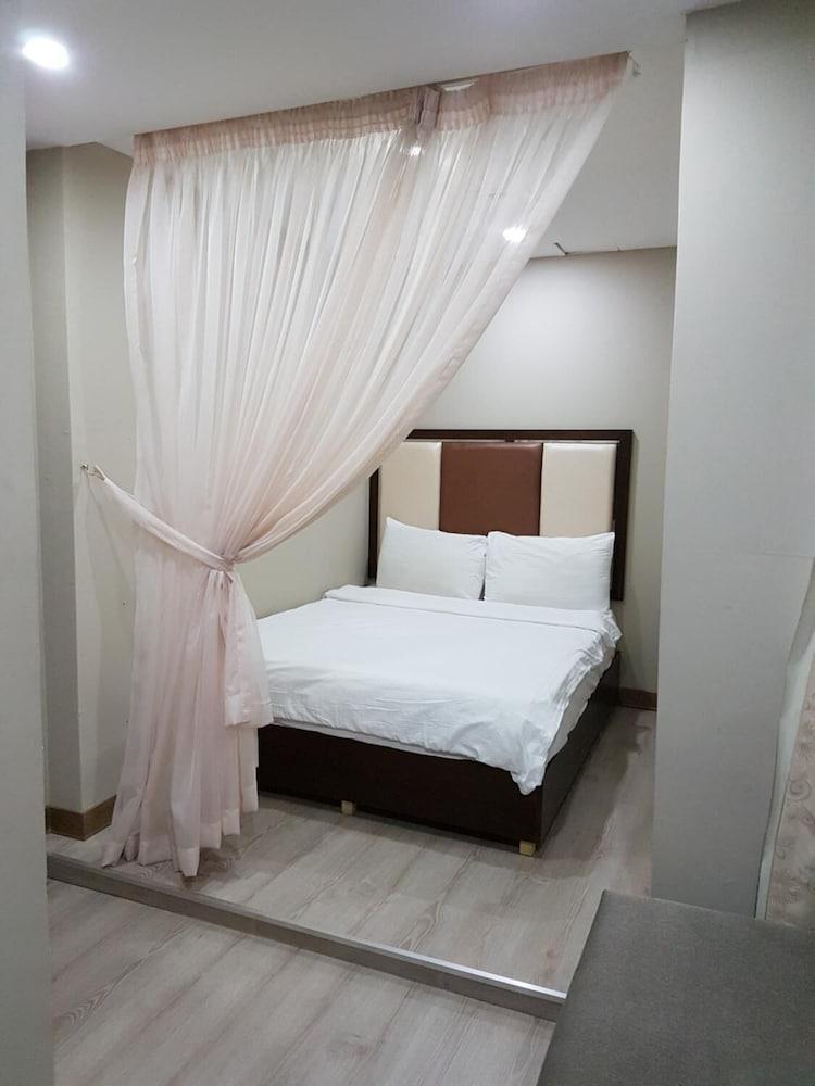 Magic Suite Al Mangaf Кувейт Экстерьер фото